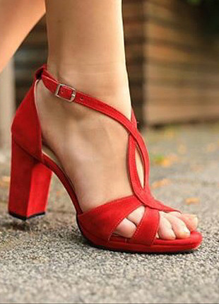 kırmızı süet topuklu ayakkabı abiye bantlı bilekten bağlı