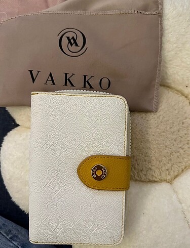 Vakko cüzdan Beymen guess beyaz sarı bej marka cüzdan