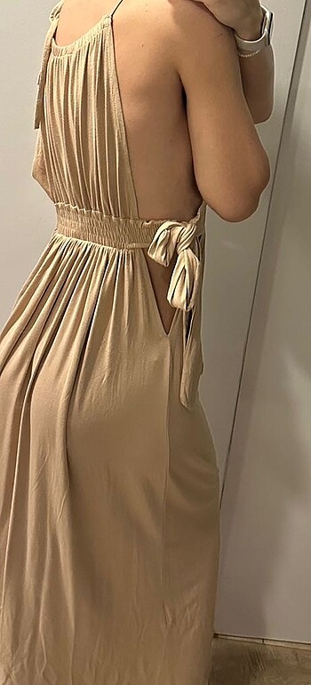 Zara Dekolteli elbise zara mango bershka stradivarius pull and bear