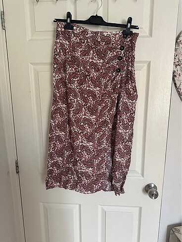 Stradivarius Renkli desenli yırtmaçlı şort etek mango zara bershka pull and b