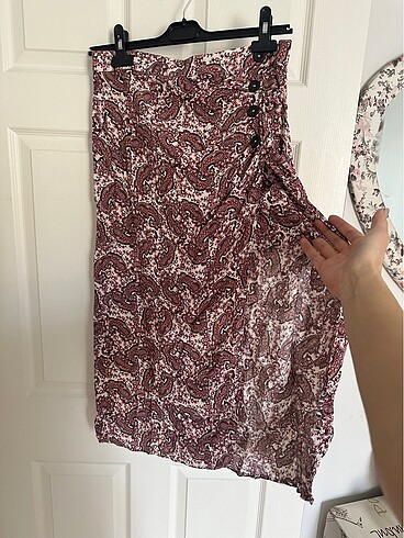Renkli desenli yırtmaçlı şort etek mango zara bershka pull and b