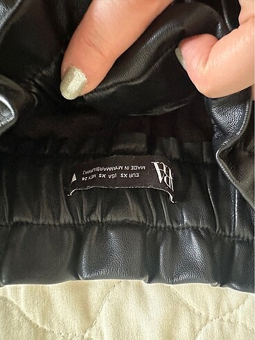 Zara Siyah deri yüksek bel havuç pantolon mango zara bershka pull and