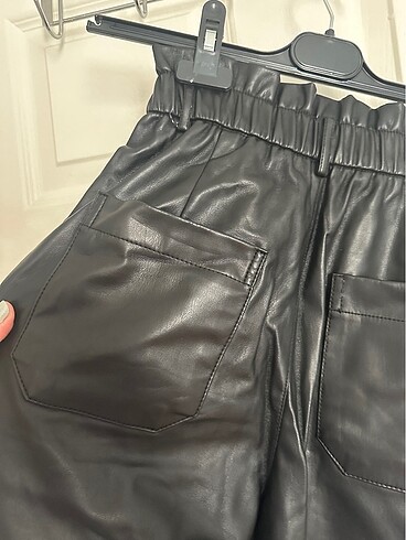 xs Beden Siyah deri yüksek bel havuç pantolon mango zara bershka pull and