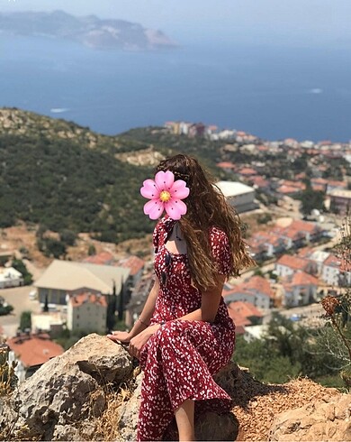 Yazlık çiçekli elbise