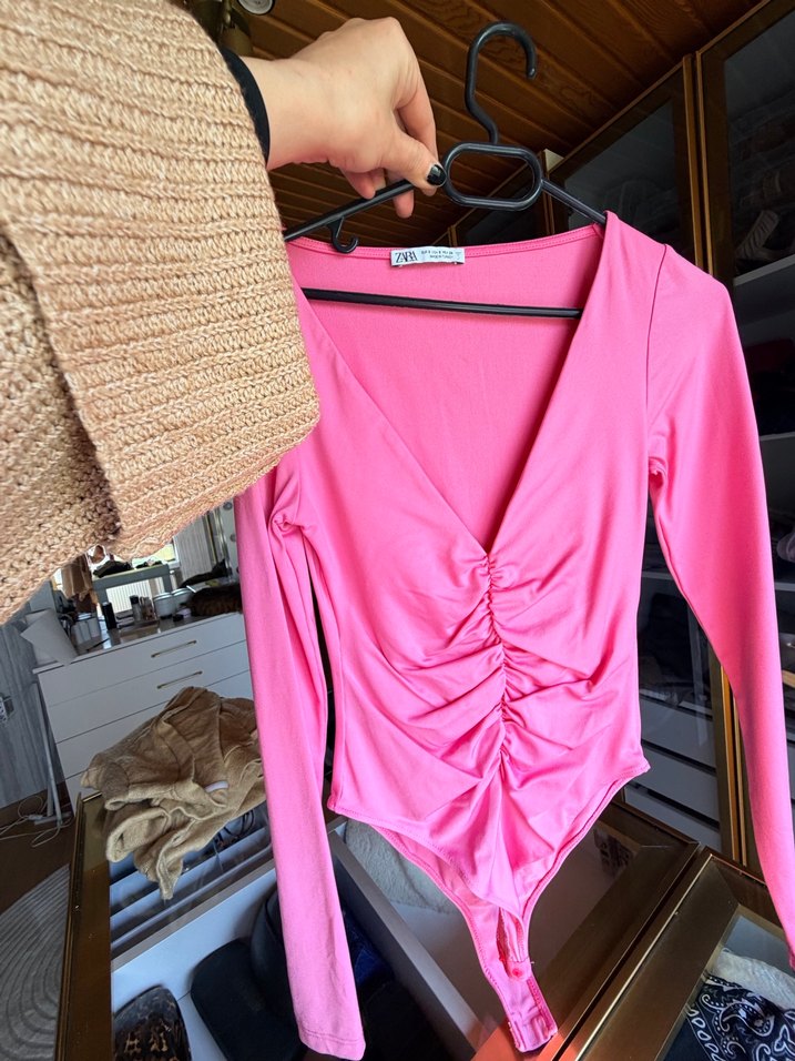 Pembe V Yaka Bluz - Görsel 2