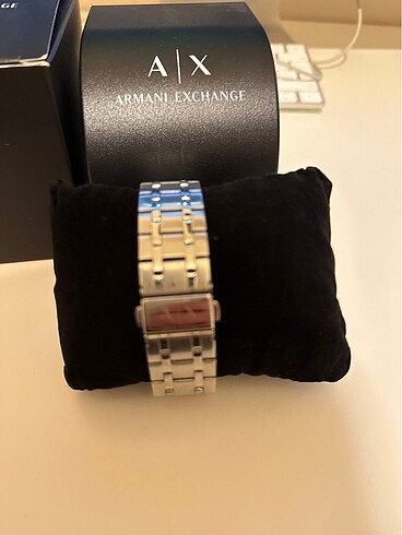 Beden ARMANİ EXCHANGE ve EMPRİO ARMANİ SAAT&SAAT TEN ALINMIŞTIR