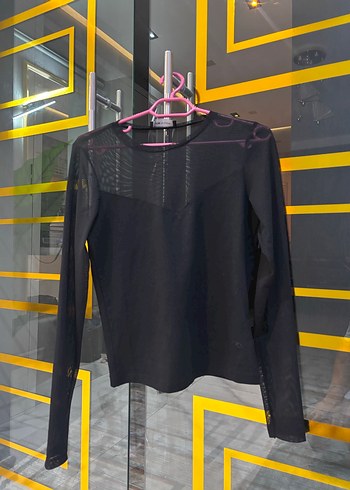 LC Waikiki Siyah dantelli üst kolları ve üstü tül dantel
