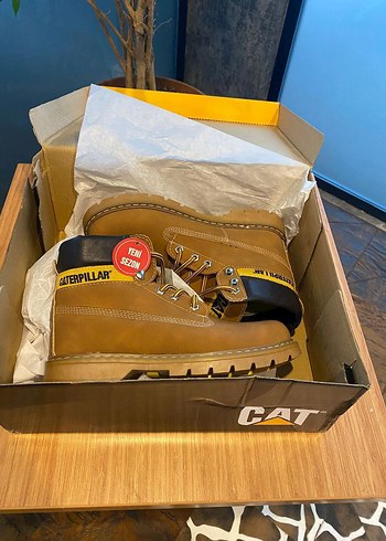 40 Beden Caterpillar Kahverengi Süet Erkek Bot