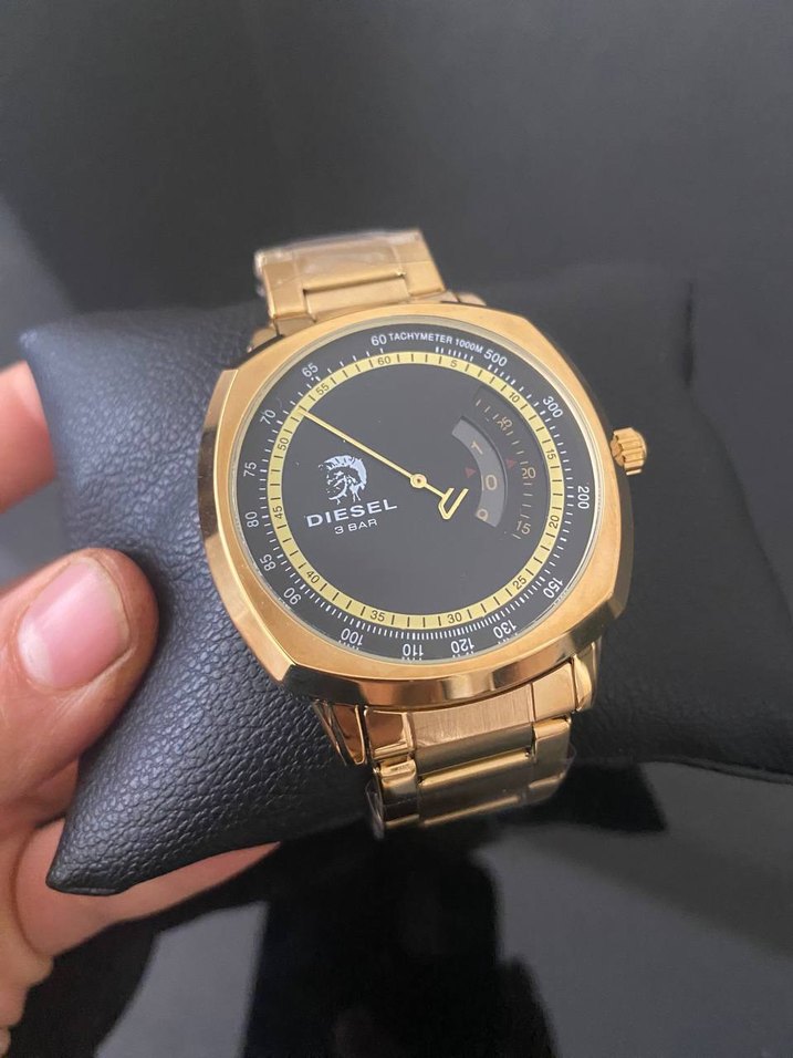 Altın Renk Diesel Erkek Kol Saati - Görsel 4