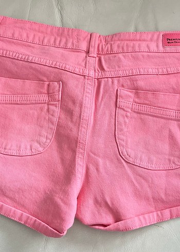 Pembe Düğmeli Kadın Mini Şort - Görsel 2