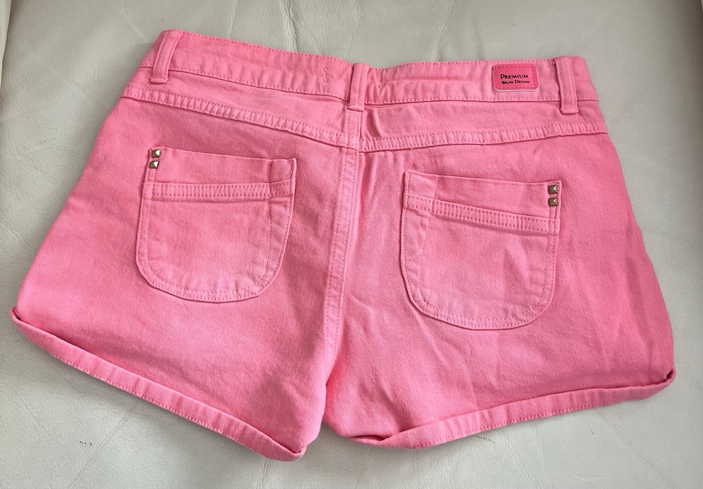 Pembe Düğmeli Kadın Mini Şort - Görsel 2