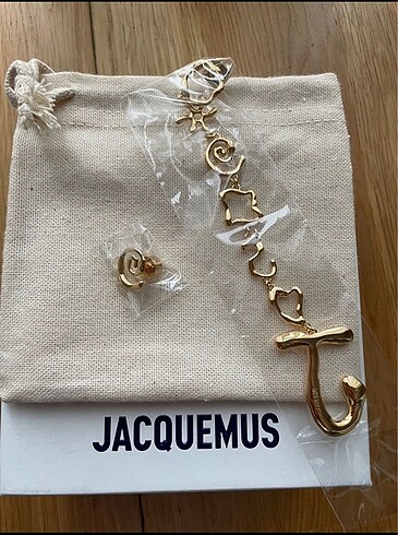 Jacquemus Jacquemus asimetrik kupe