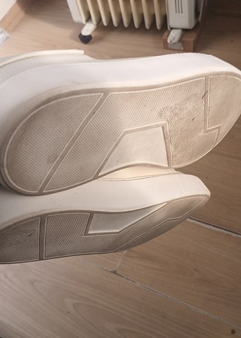 Beyaz Minimalist Kadın Spor Ayakkabı - Görsel 3