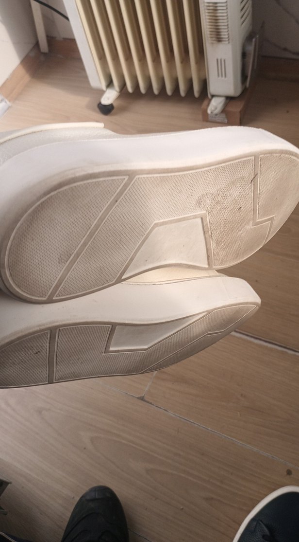 Beyaz Minimalist Kadın Spor Ayakkabı - Görsel 3