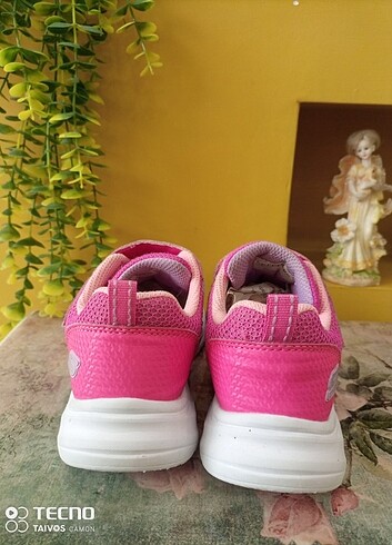 33 Beden pembe Renk Orijinal skechers ışıklı 