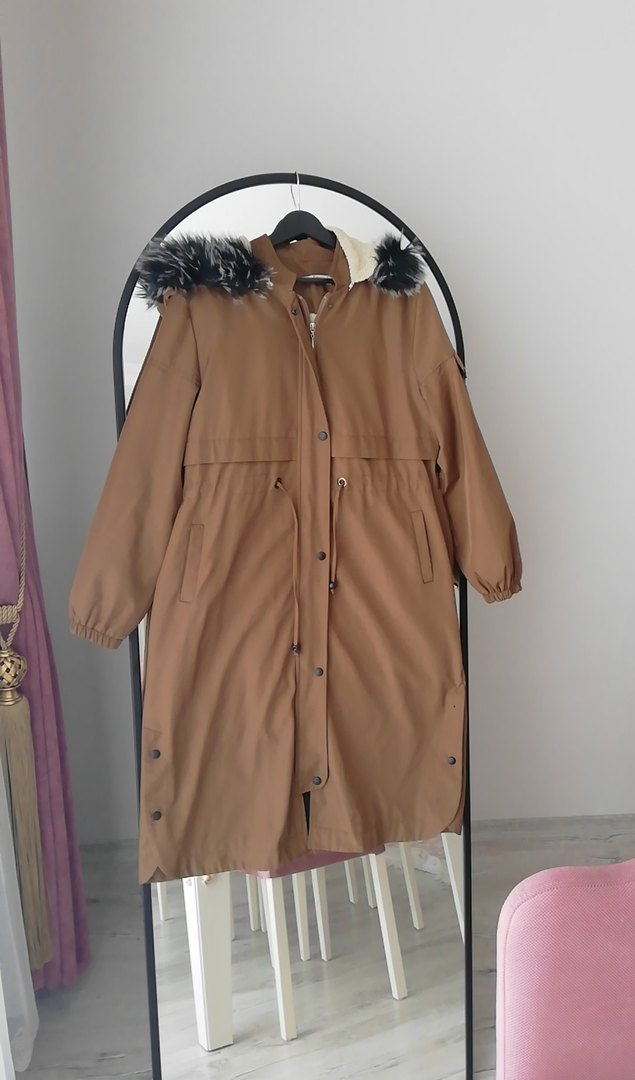 Kürk Detaylı Uzun Kahverengi Kadın Kaban - Görsel 3