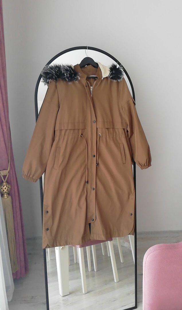 Kürk Detaylı Uzun Kahverengi Kadın Kaban - Görsel 2