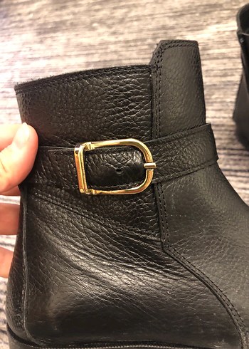 Kadın Siyah Deri Tokalı Topuklu Bot orijinal elle - Görsel 4