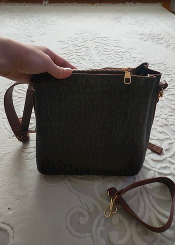 Kahverengi Deri Fermuarlı Kadın Çanta
just polo orjinal üründür. - Görsel 5