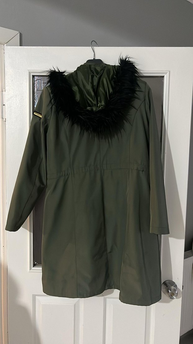 Kapüşonlu Kürklü Uzun Kadın Mont - Görsel 3