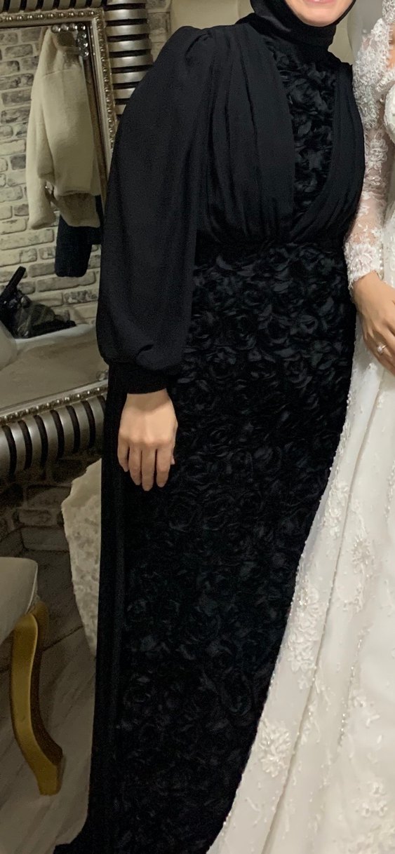 Gül Garnili Tesettür Elbise - Görsel 2