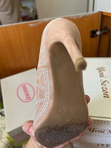 38 Beden Stiletto