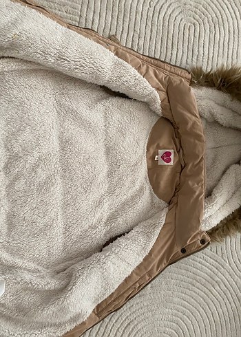 Kürklü Kapüşonlu Bej Yelek - Görsel 6