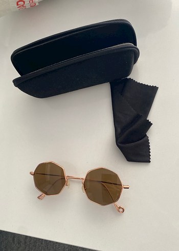 Bej Sekizgen Minimalist Kadın Güneş Gözlüğü - Görsel 3