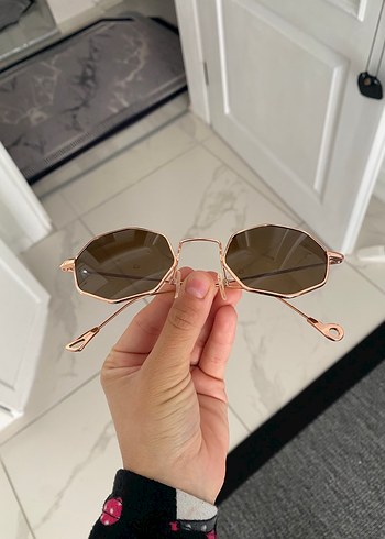 Bej Sekizgen Minimalist Kadın Güneş Gözlüğü - Görsel 6