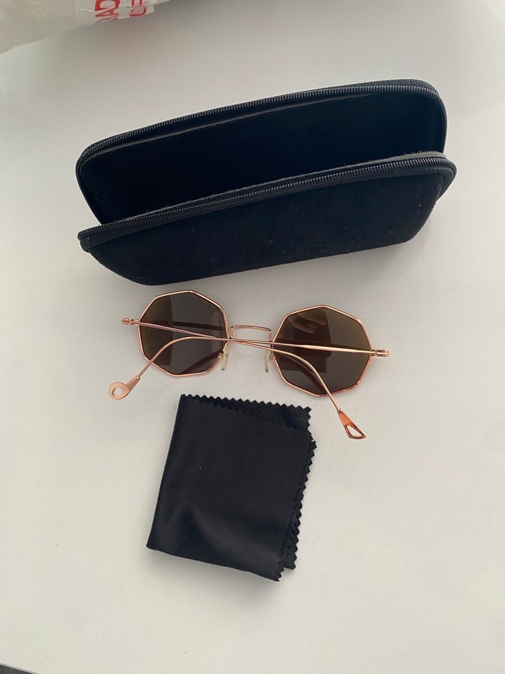 Bej Sekizgen Minimalist Kadın Güneş Gözlüğü - Görsel 4