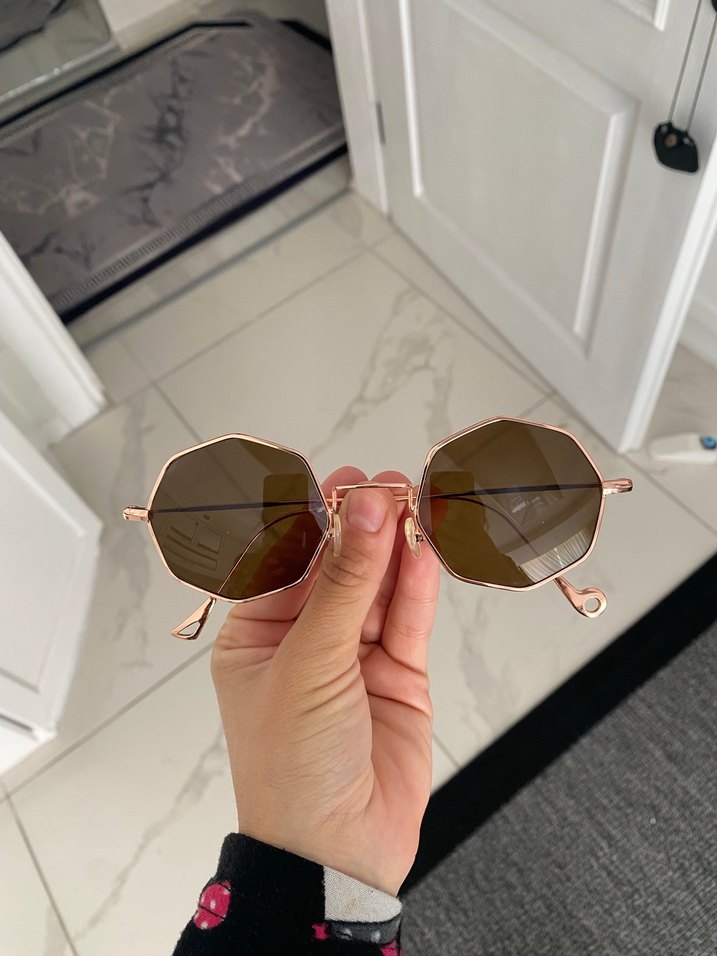 Bej Sekizgen Minimalist Kadın Güneş Gözlüğü - Görsel 5