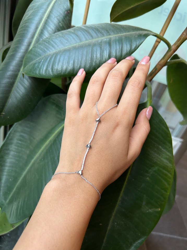 Minimalist Boncuklu Kadın El Zinciri - Görsel 4