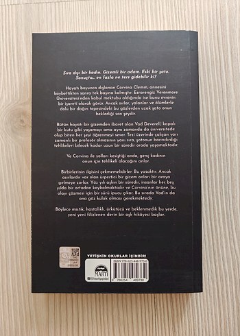  GOTHIKANA Kitap