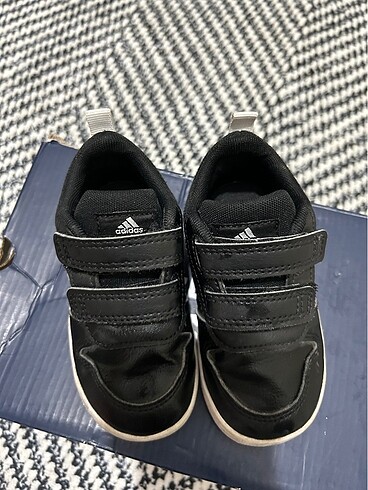 Adidas Çocuk spor ayakkabı