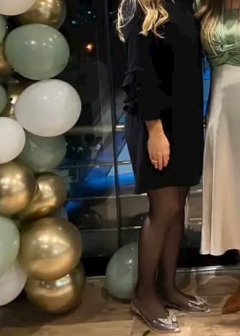 m Beden Uzun Siyah Fırfırlı Kadın Triko Elbise