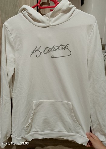 LC Waikiki K.Atatürk Yazılı Sweatshirt Beyaz Kapüşonlu