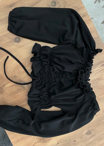 Siyah Straplez Gotik Fırfırlı Bluz