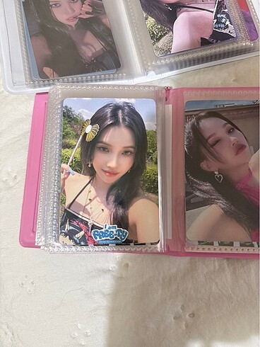  Soyeon lomocard