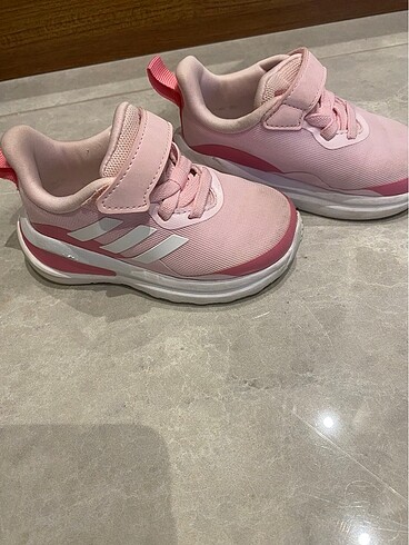 Adidas ayakkabı