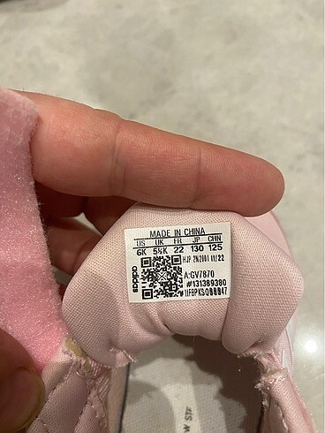 22 Beden Adidas ayakkabı