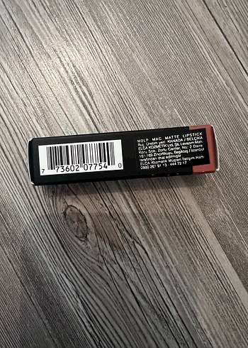 Beden MAC Mat Ruj orijinal mağazasından almıştım.