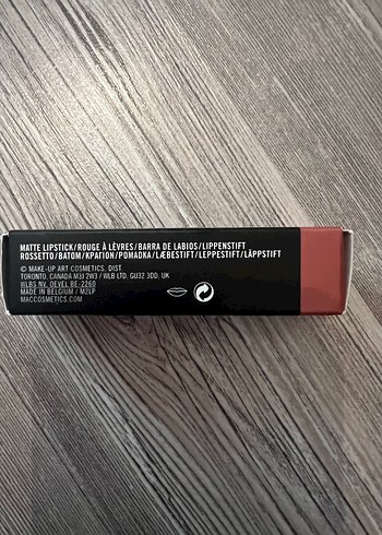 MAC Mat Ruj  orijinal mağazasından almıştım. - Görsel 3