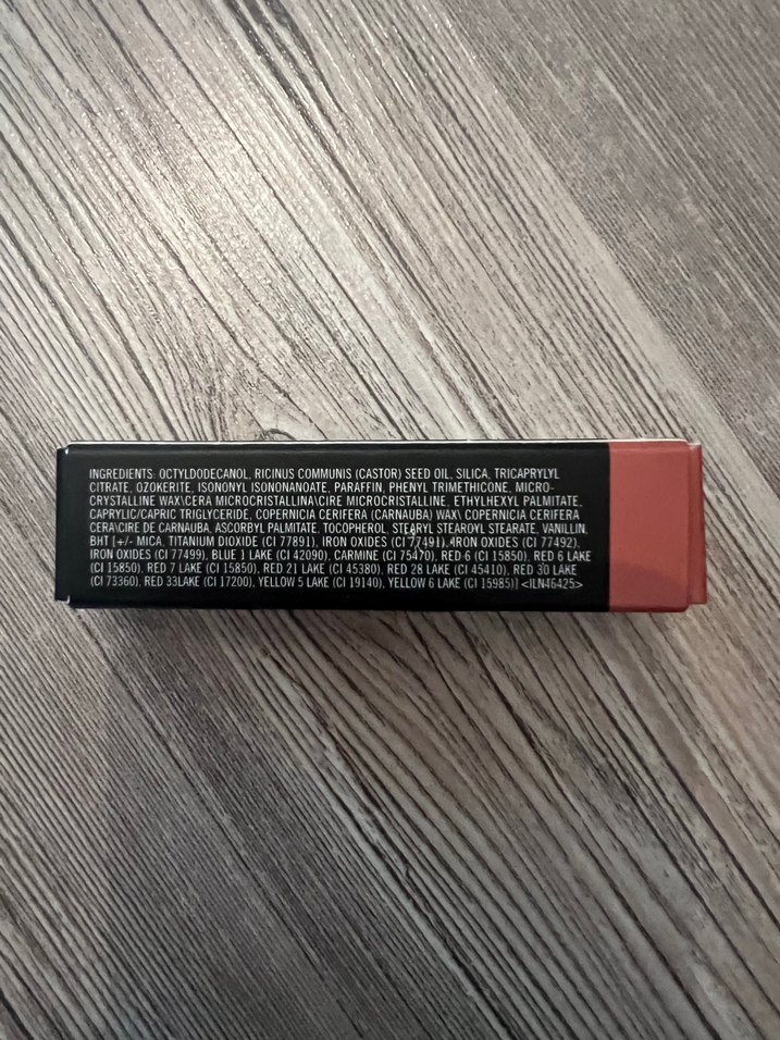 MAC Mat Ruj  orijinal mağazasından almıştım. - Görsel 4