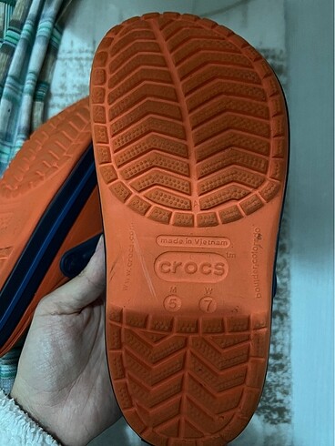 37 Beden turuncu Renk Crocs