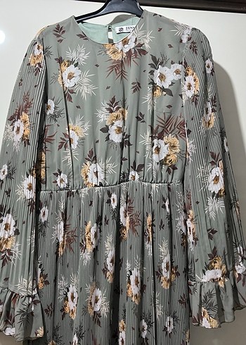 Yeşil Çiçekli Uzun Piliseli Bohem Elbise - Görsel 3