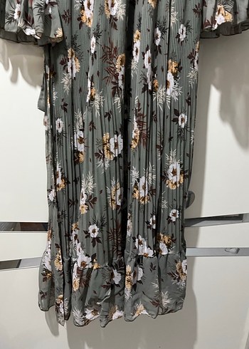 Yeşil Çiçekli Uzun Piliseli Bohem Elbise - Görsel 4