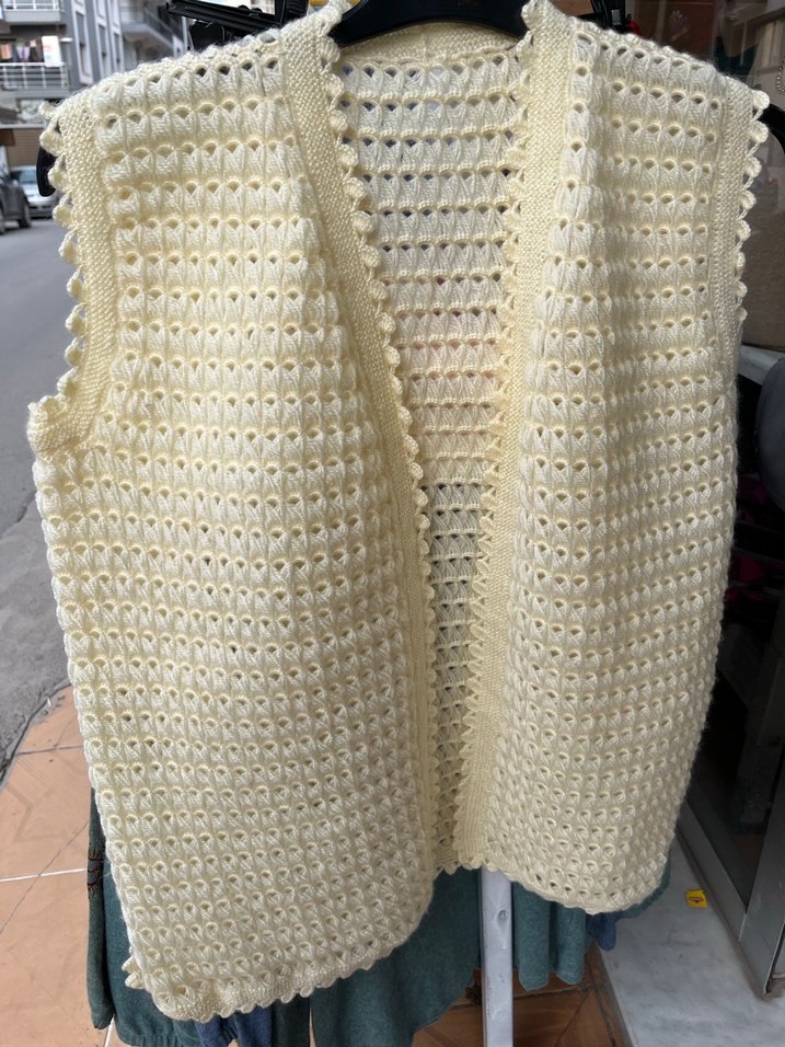 Krem rengi  Örgü Kolsuz Kadın Yelek - Görsel 2