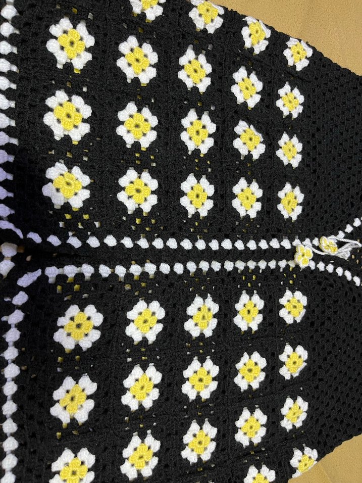 Nakışlı Siyah Örgü Bohem Yelek - Görsel 2