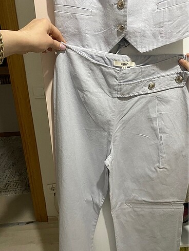 34 Beden mavi Renk Keten kumaşlı yelekli geniş paça pantolon takım