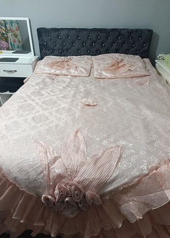 Nakışlı Pembe Yatak Örtüsü - Görsel 3